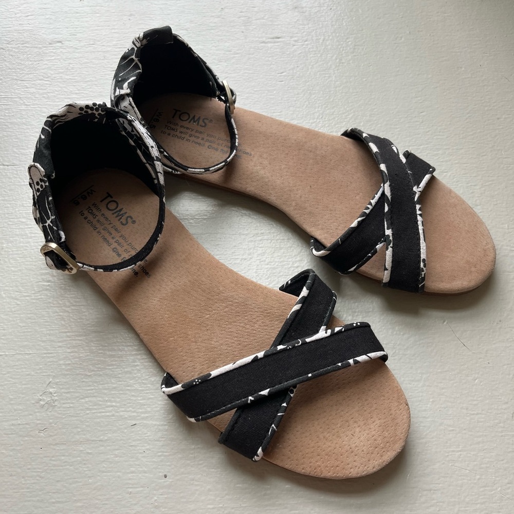 Toms Black Floral Flats Sandals